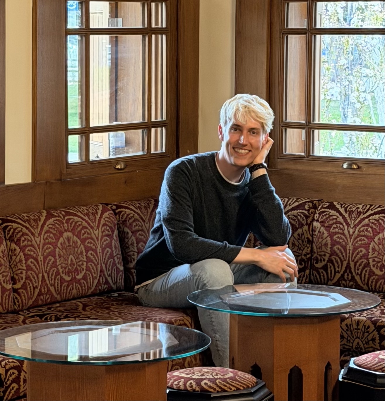 Maximilian Messler, dein Ansprechpartner für Hypnose und Coaching